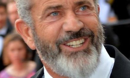 EXCITING NEWS AS MEL GIBSON RETURNS TO TRIM