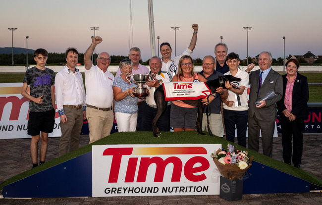 Sunshine, Style, and Spectacle at Dundalk Stadium’s Ladies Day 2025