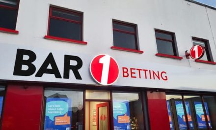 BAR 1 Betting Irish Bookmaker Major Sponsor     At Fairyhouse Winter Festival Today