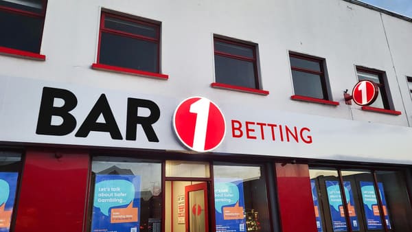 BAR 1 Betting Irish Bookmaker Major Sponsor     At Fairyhouse Winter Festival Today